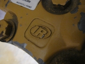 IR PNEUMATIC JACK HAMMER, MODEL MX60. LOADING & HANDLING FEE $15-4083